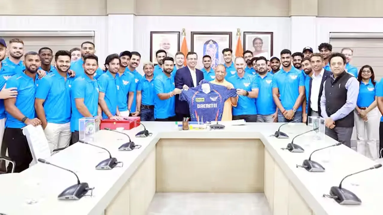 IPL 2025: मुख्यमंत्री योगी से लखनऊ सुपर जायंट्स की टीम ने की मुलाकात, आईपीएल से पहले सीएम ने खिलाड़ियों से कही यह बात