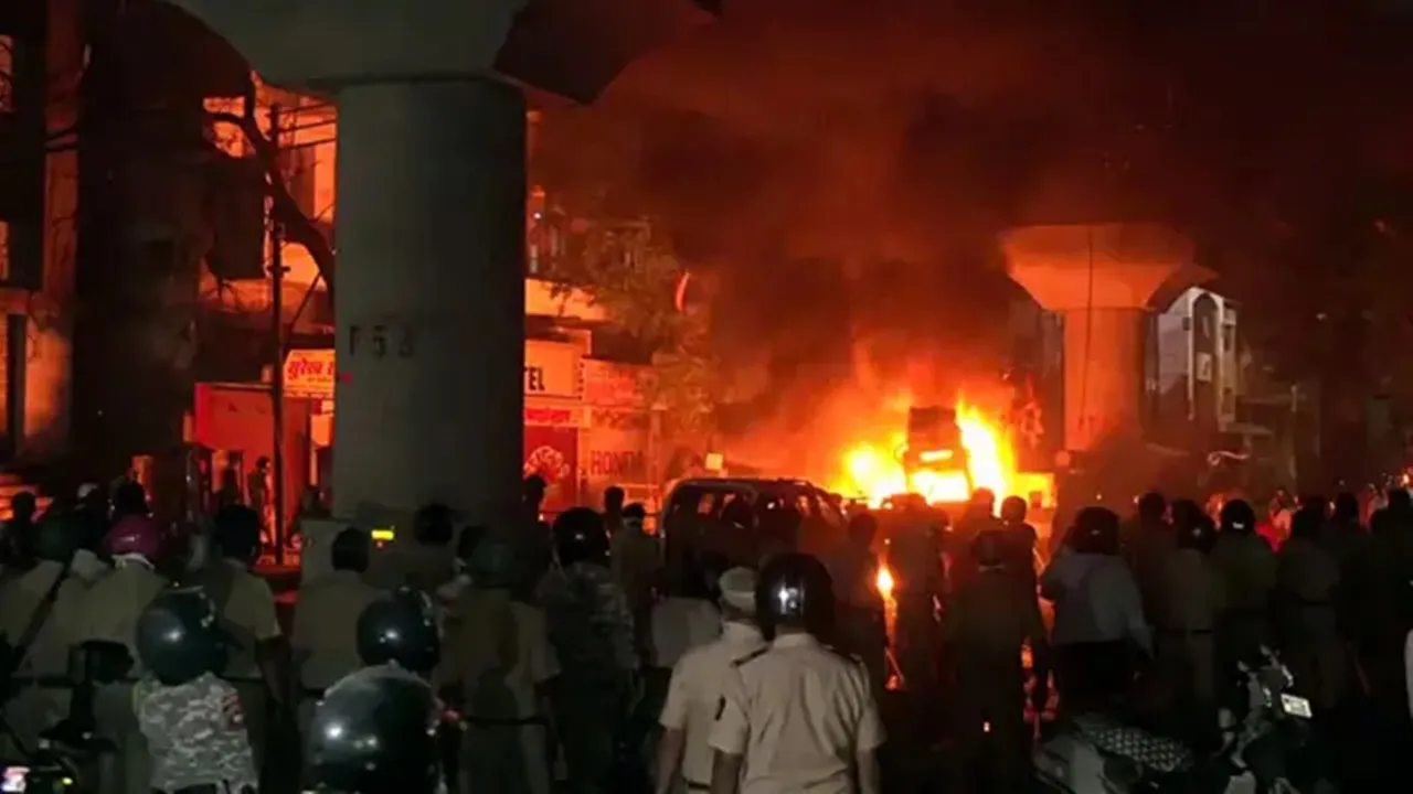 नागपुर हिंसा मामले में 50 से अधिक उपद्रवियों को पुलिस ने हिरासत में,  पांच प्राथमिकी दर्ज 