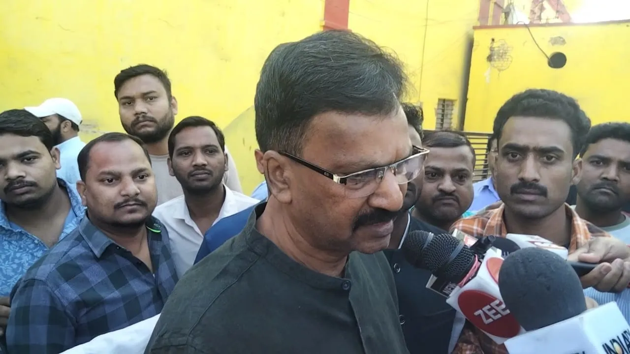 Rakesh Rathore: सांसद राकेश राठौर सीतापुर जेल से रिहा, कहा- प्रार्थनाएं काम आईं