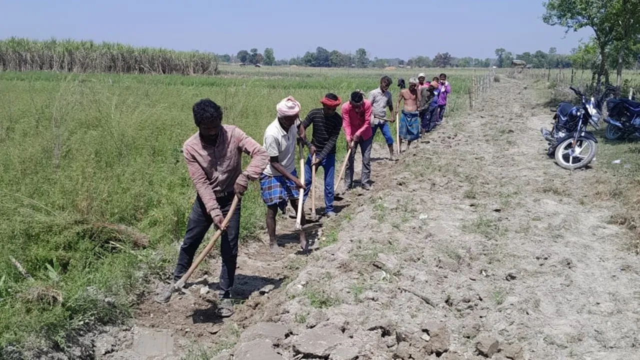 बहराइच: ग्रामीण मजदूरों के लिए संजीवनी है मनरेगा योजना- बीडीओ