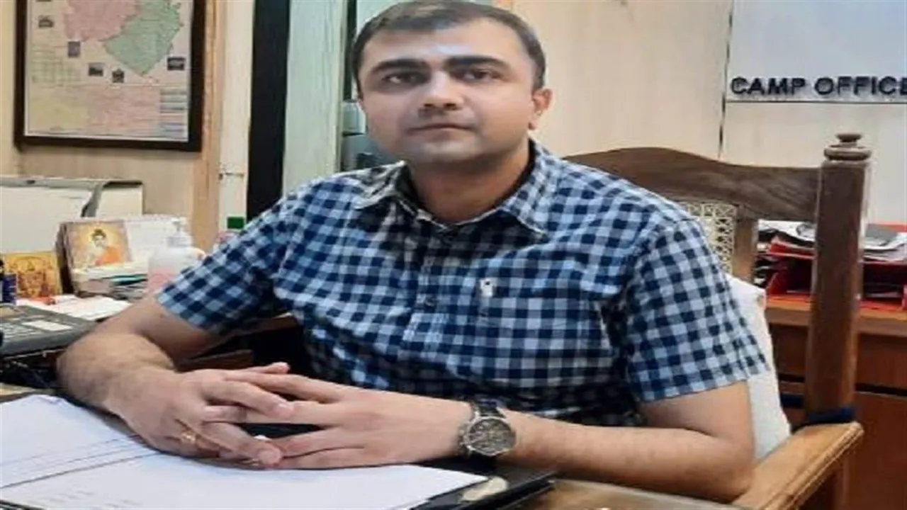 IAS अभिषेक प्रकाश के खिलाफ हो सकती है यह बड़ी कार्रवाई, ईडी और सीबीआई भी जुटा रही जानकारियां