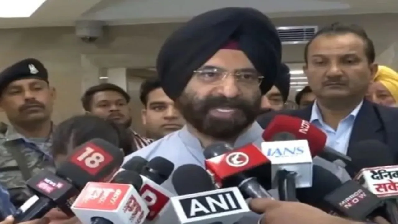  दिल्ली: 15 वर्ष पुरानी गाड़ियों को एक अप्रैल से नहीं मिलेगा ईंधन, जानिए सरकार ने क्यों लिया यह बड़ा फैसला