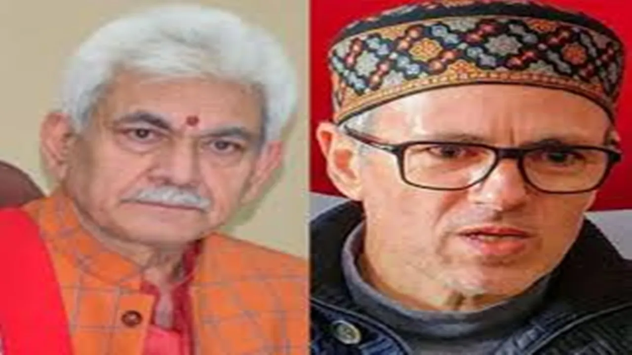 जम्मू-कश्मीर: उपराज्यपाल और मुख्यमंत्री ने कठुआ मुठभेड़ में शहीद पुलिसकर्मियों को दी श्रद्धांजलि 