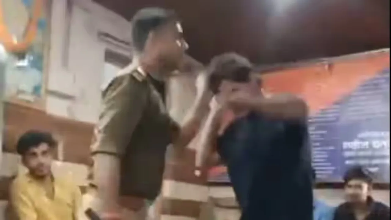 वाराणसी: पुलिस चौकी में युवक की पिटाई, वीडियो वायरल होने पर चौकी इंचार्ज निलंबित