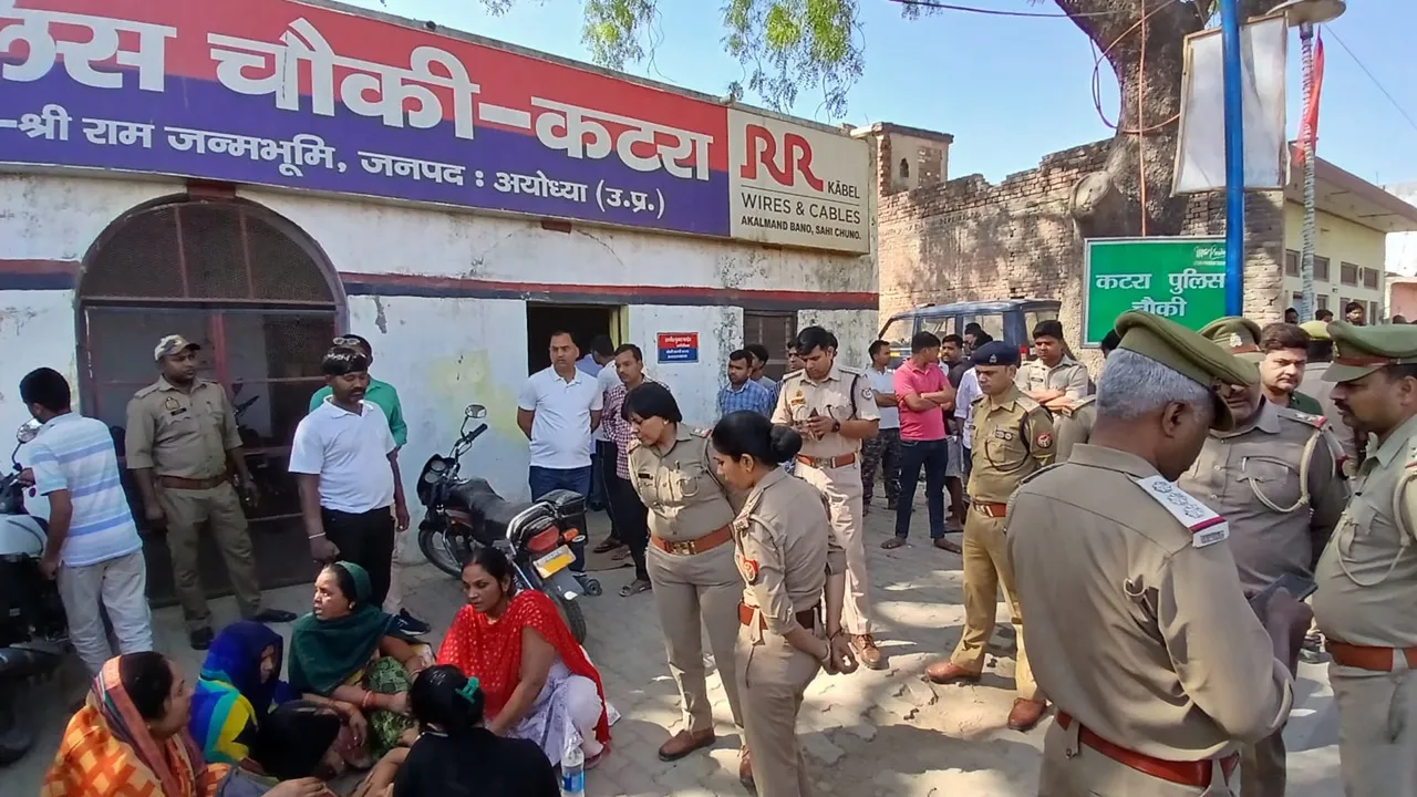 अयोध्या: कटरा पुलिस चौकी में होमगार्ड ने फंदा लगा की आत्महत्या, बंद कमरे में मिला शव
