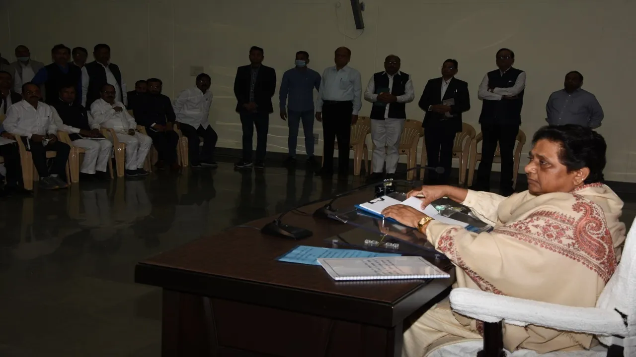 मायावती का बड़ा एक्शन: आकाश आनंद को सभी पदों से हटाया, इन्हें सौंपी नेशनल कोआर्डिनेटर की जिम्मेदारी