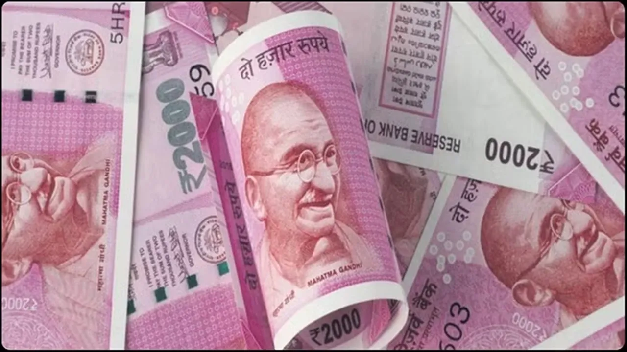 RBI ने चलन से बाहर 2000 रुपए के नोट को लेकर दिया बड़ा अपडेट, जानें कितने हजार करोड़ अभी तक नहीं हुए वापस