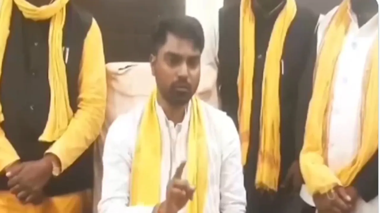 पीले गमछे से जिसे दिक्कत होगी, उसकी आंखें निकाल लेंगे... अरुण राजभर ने अधिकारियों को दी धमकी, ओपी राजभर कल बांसडीह तहसील का करेंगे घेराव