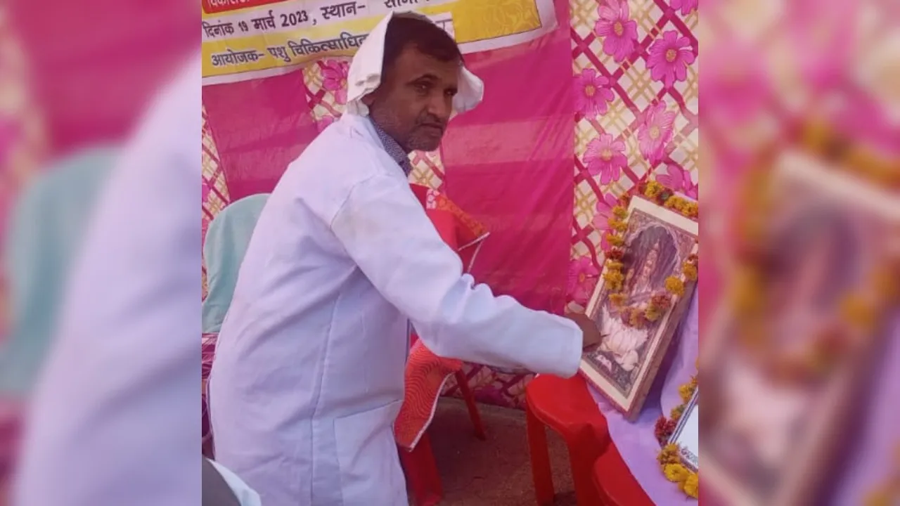 Jalaun में पशु चिकित्सा अधिकारी की सड़क हादसे में मौत: तेज रफ्तार डंपर ने बाइक में मारी टक्कर, परिजनों में कोहराम