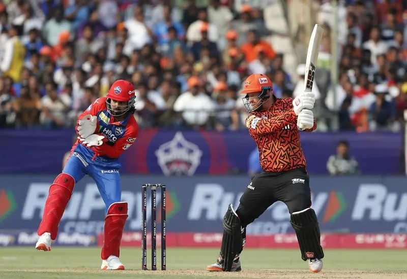 DC vs SRH : मिचेल स्टार्क का 'पंजा', सनराइजर्स हैदराबाद ने दिल्ली को दिया 164 रनों का टारगेट