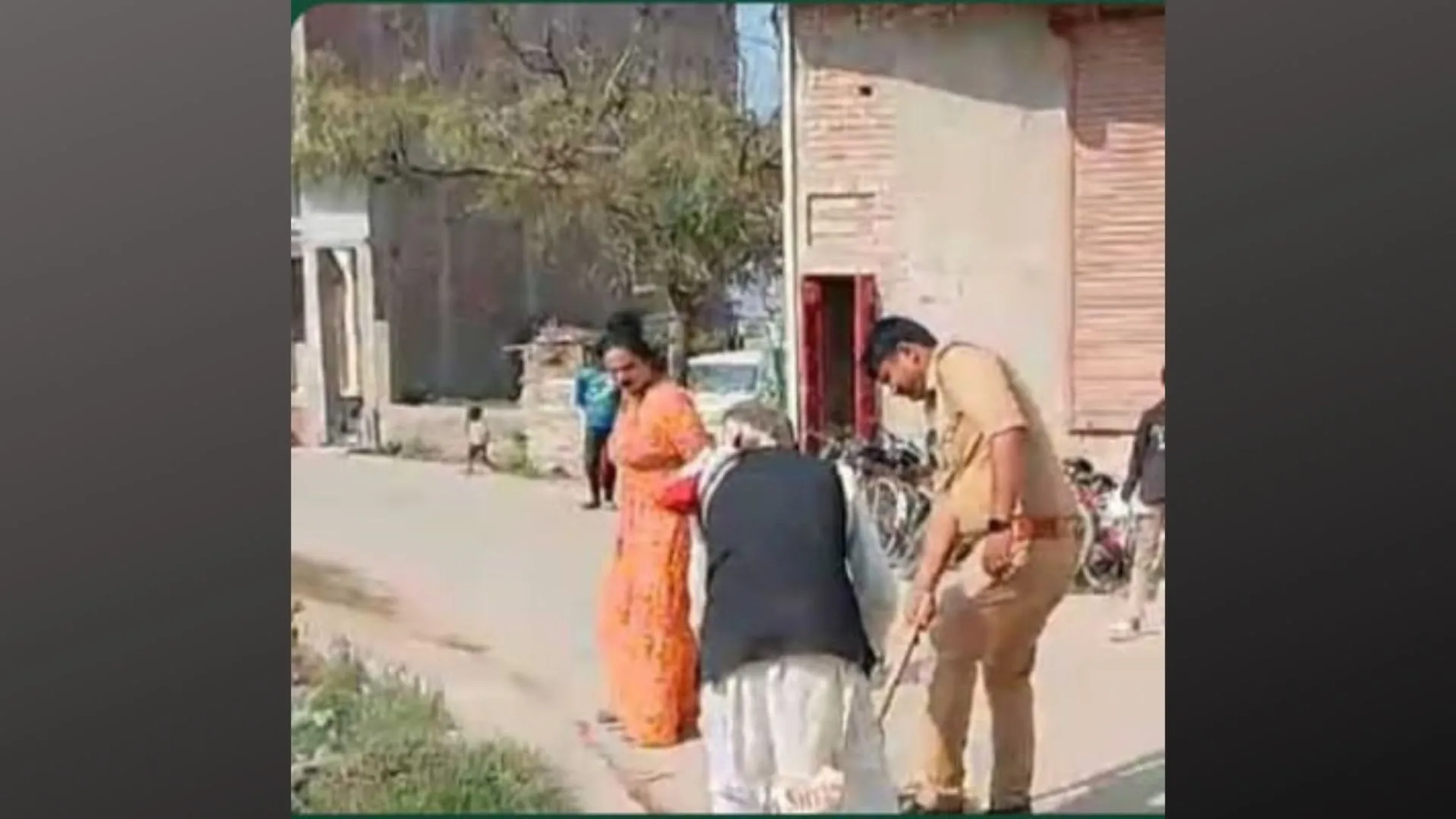 हरदोई: कटा हुआ सिर देख कर दहशत, पुराने शव का हिस्सा बता रही पुलिस 