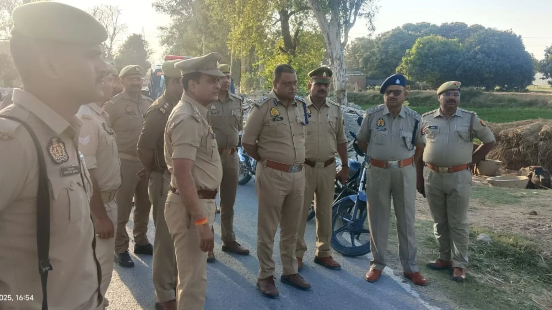 मिर्जापुर: SSP ने विवादित होलिका स्थलों का किया निरीक्षण, शांति व्यवस्था के दिए निर्देश