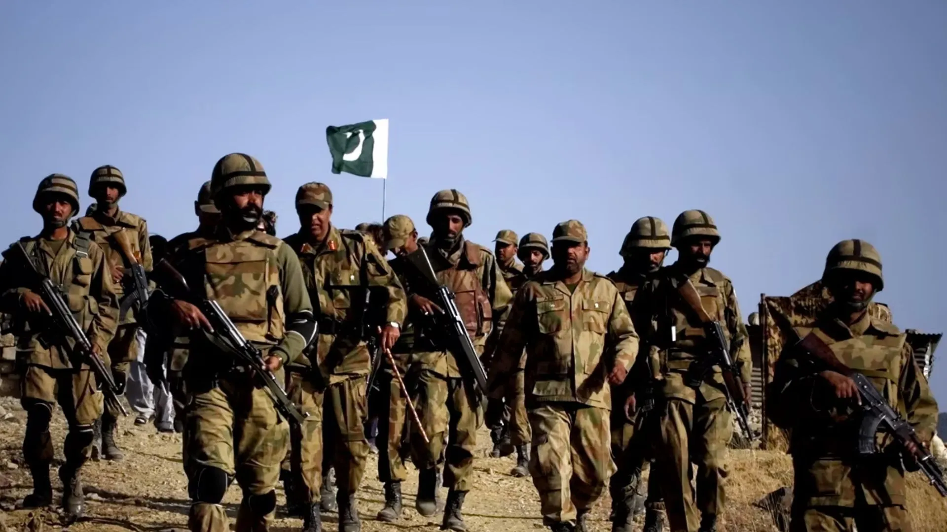 पाकिस्तान: काफिले पर हमला, तीन जवानों समेत 11 लोगों की मौत...35 घायल 