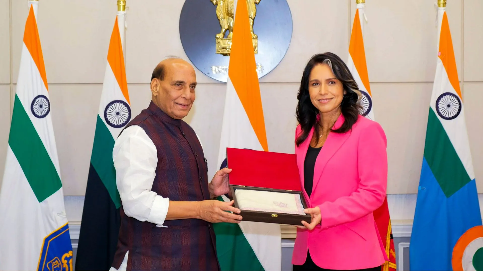 तुलसी गबार्ड और राजनाथ सिंह ने कई मुद्दों पर की चर्चा, रक्षा संबंधों के विस्तार पर दिया जोर 