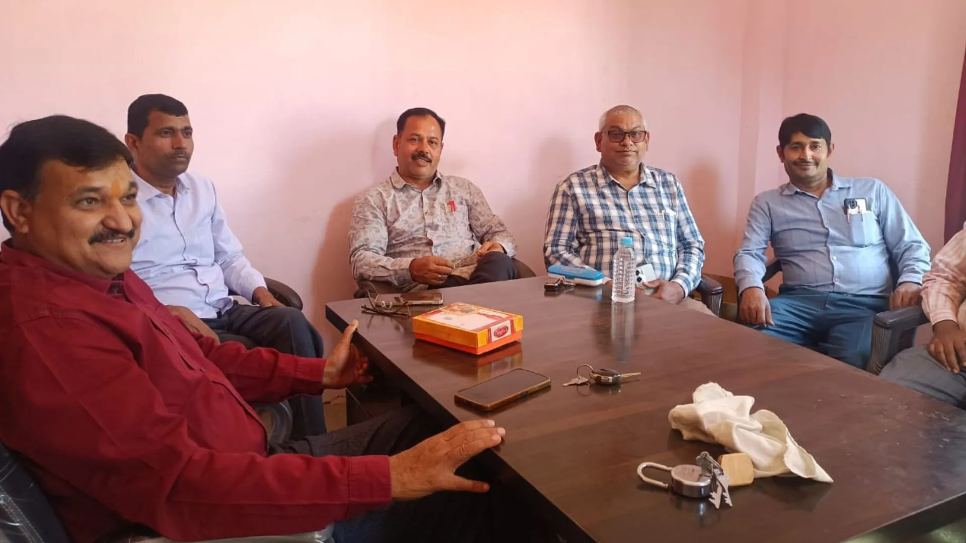 अयोध्या: काली पट्टी बांधकर मूल्यांकन कार्य करेंगे शिक्षक