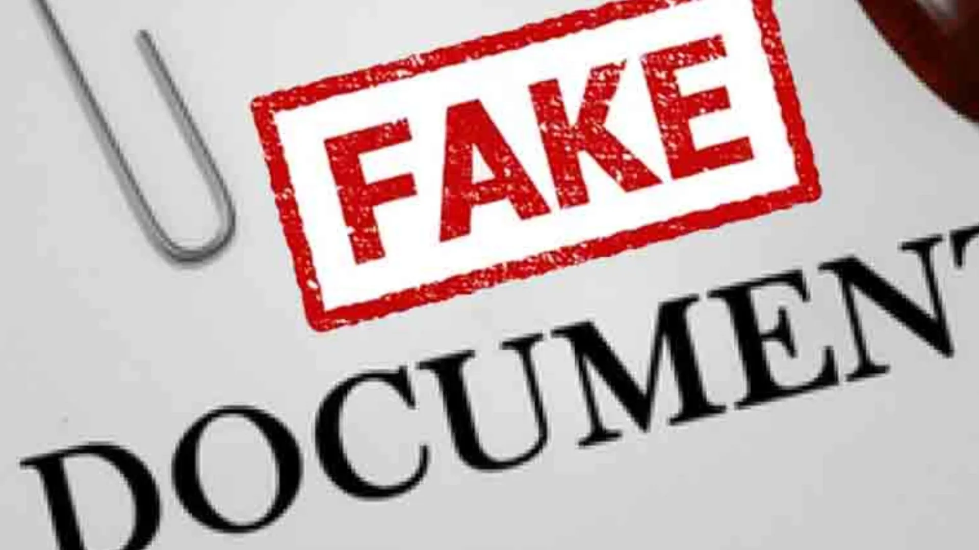 बाराबंकी: फर्जी दस्तावेजों के सहारे वरासत कराने का प्रयास, लेखपाल ने दर्ज कराई आरोपियों पर रिपोर्ट   