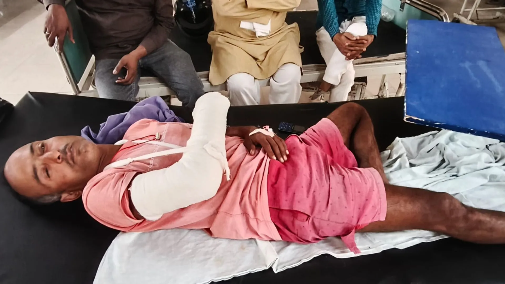 अयोध्या: जमीन विवाद को लेकर दो पक्षों में जमकर संघर्ष, दोनों ओर से चले लाठी-डंडे और धारदार हथियार...कई घायल