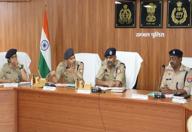 Sambhal : त्योहारों को शांतिपूर्ण कराने को तैयारी पूरी करें थाना प्रभारी, DIG मुनिराज जी ने दिए निर्देश