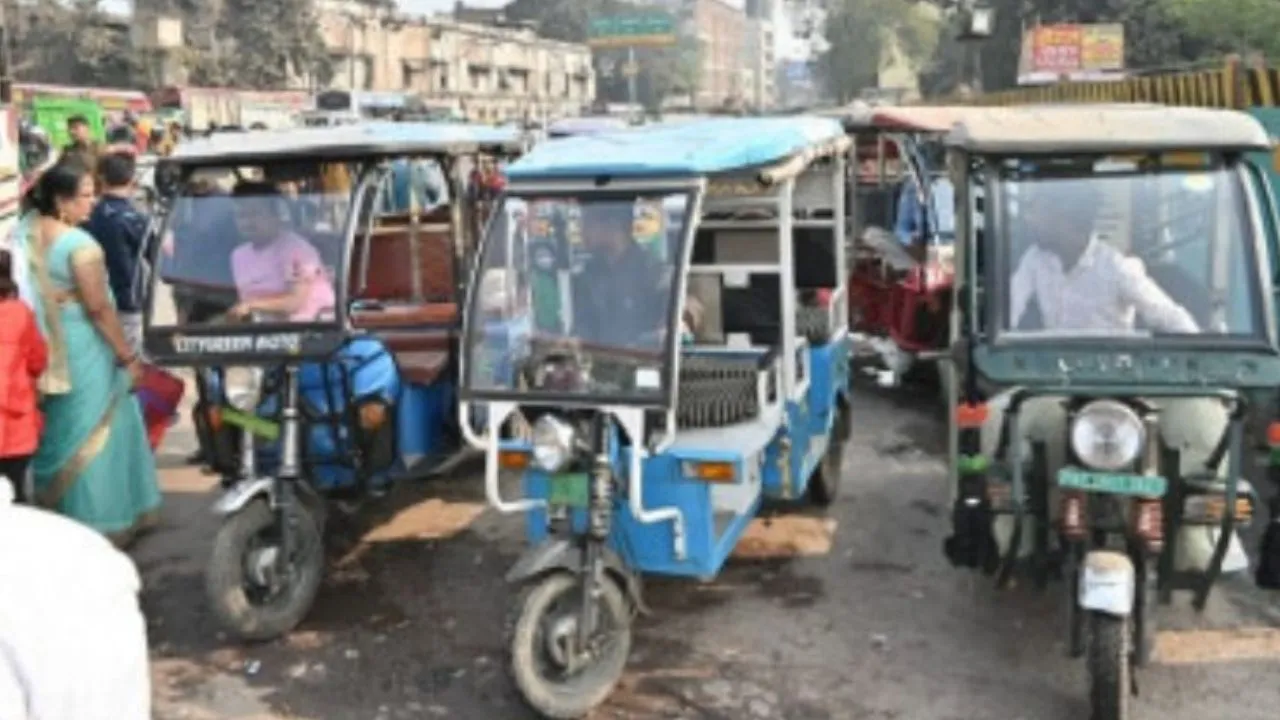 अपंजीकृत ई रिक्शों के खिलाफ चलेगा अभियान; कानपुर में 1 लाख से अधिक ई रिक्शे यातायात के लिए बने मुसीबत 