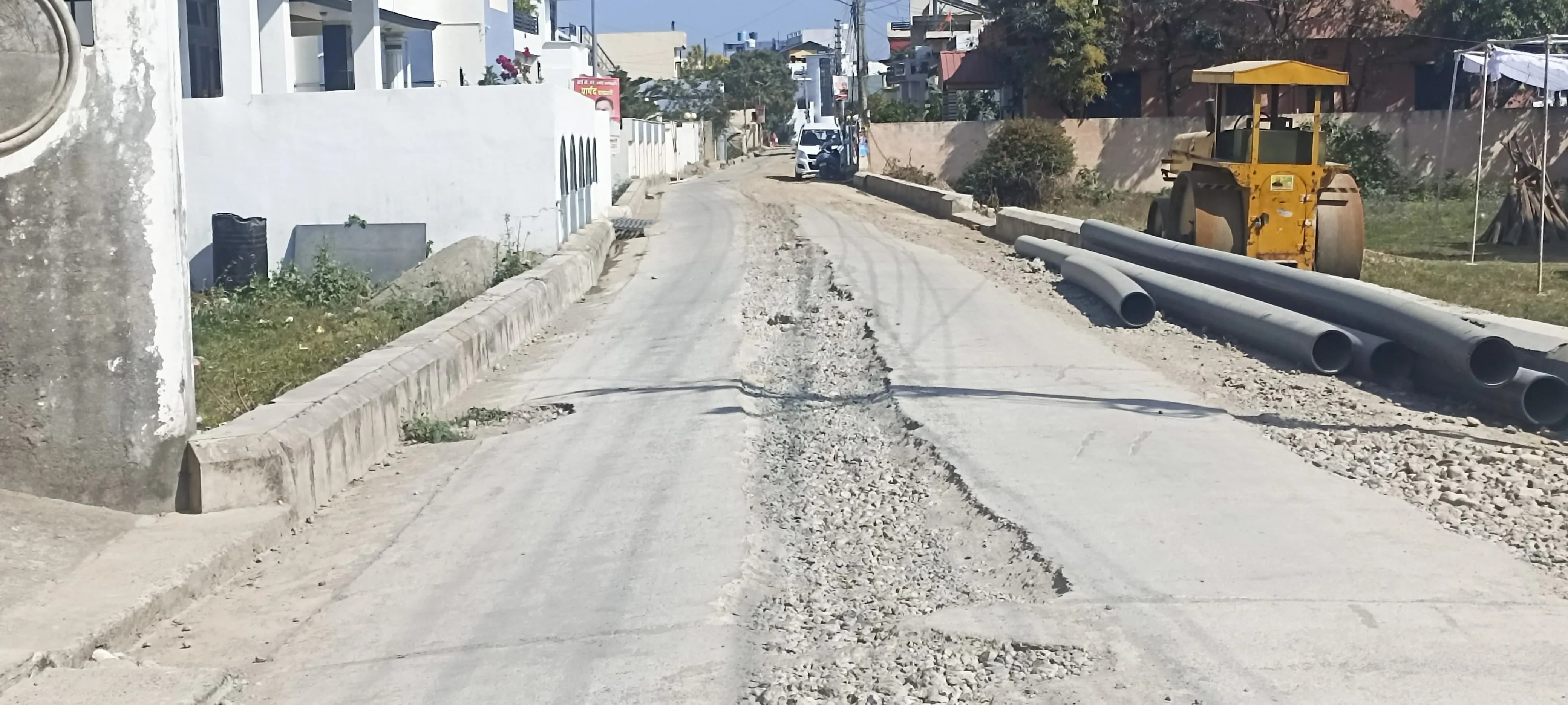 सीवर व पेयजल लाइन खुदाई के बाद बदहाल, आंतरिक सड़कों की होगी मरम्मत                  