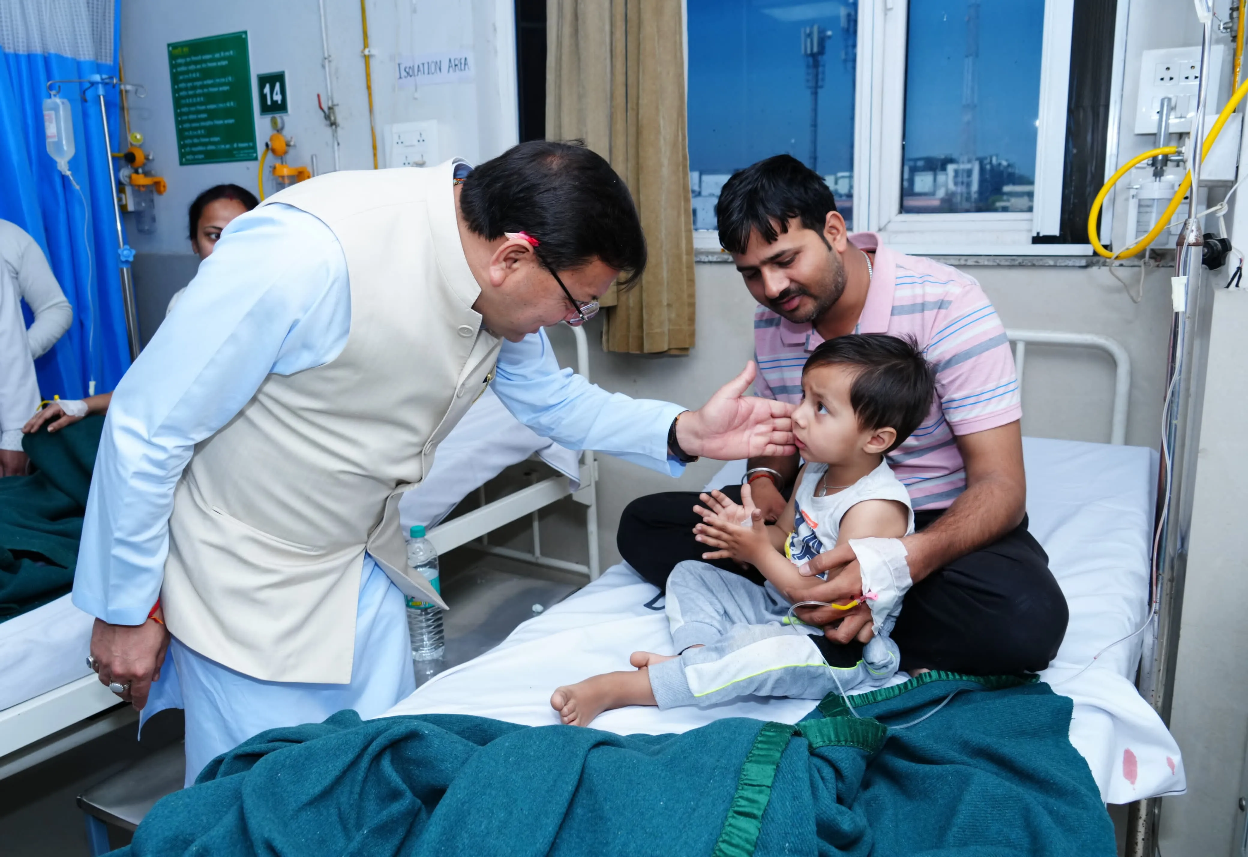 मुख्यमंत्री ने लिया संज्ञान, 22 दुकानें सील, पीड़ितों से की मुलाकात  