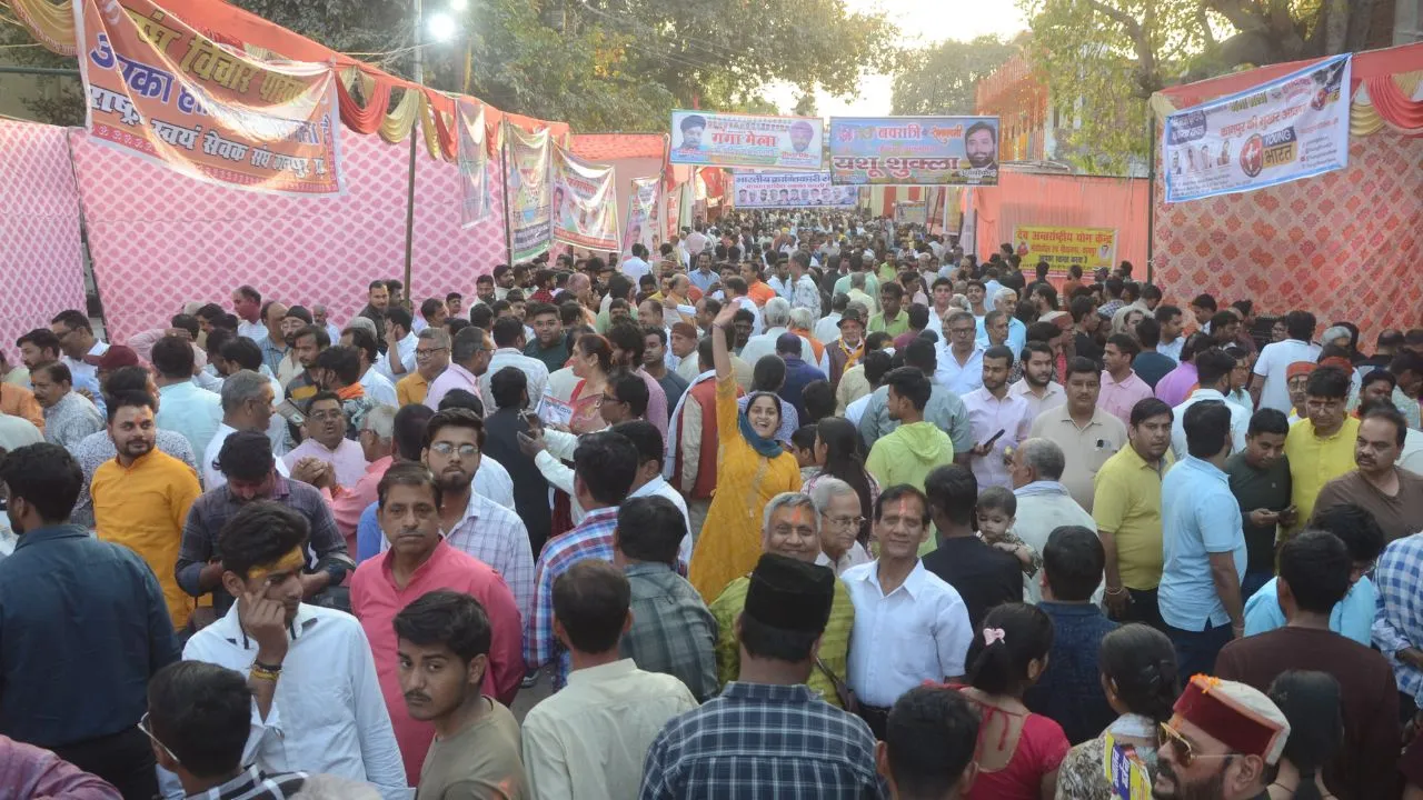 Ganga Mela 2025: ऐतिहासिक गंगा मेला में बिखेरी सांस्कृतिक विविधता, सैकड़ों सामाजिक-राजनीतिक संगठनों ने कैंप लगा गुलाल उड़ाया