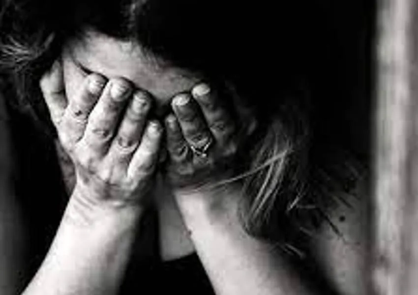 ट्रेन में टीटीई ने महिला यात्री को भेजे गंदे मैसेज; आरक्षण चार्ट से निकाला नंबर, यात्री बोली- पास आकर बैठा...