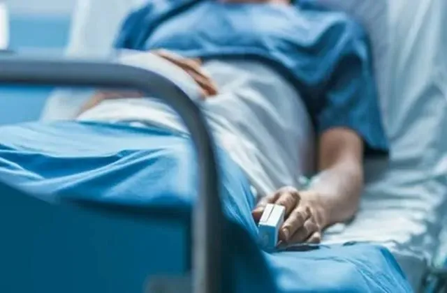 Kannauj: बंदरों के हमले से बचने को भागे तो टूटा छज्जा, तीन लोग गंभीर रूप से हुए घायल, अस्पताल में भर्ती