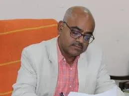 Kanpur: हैलो! मैं जिलाधिकारी बोल रहा हूं, आपकी शिकायत के निस्तारण का क्या हुआ? थाने पहुंचे DM, फरियादियों से की बात