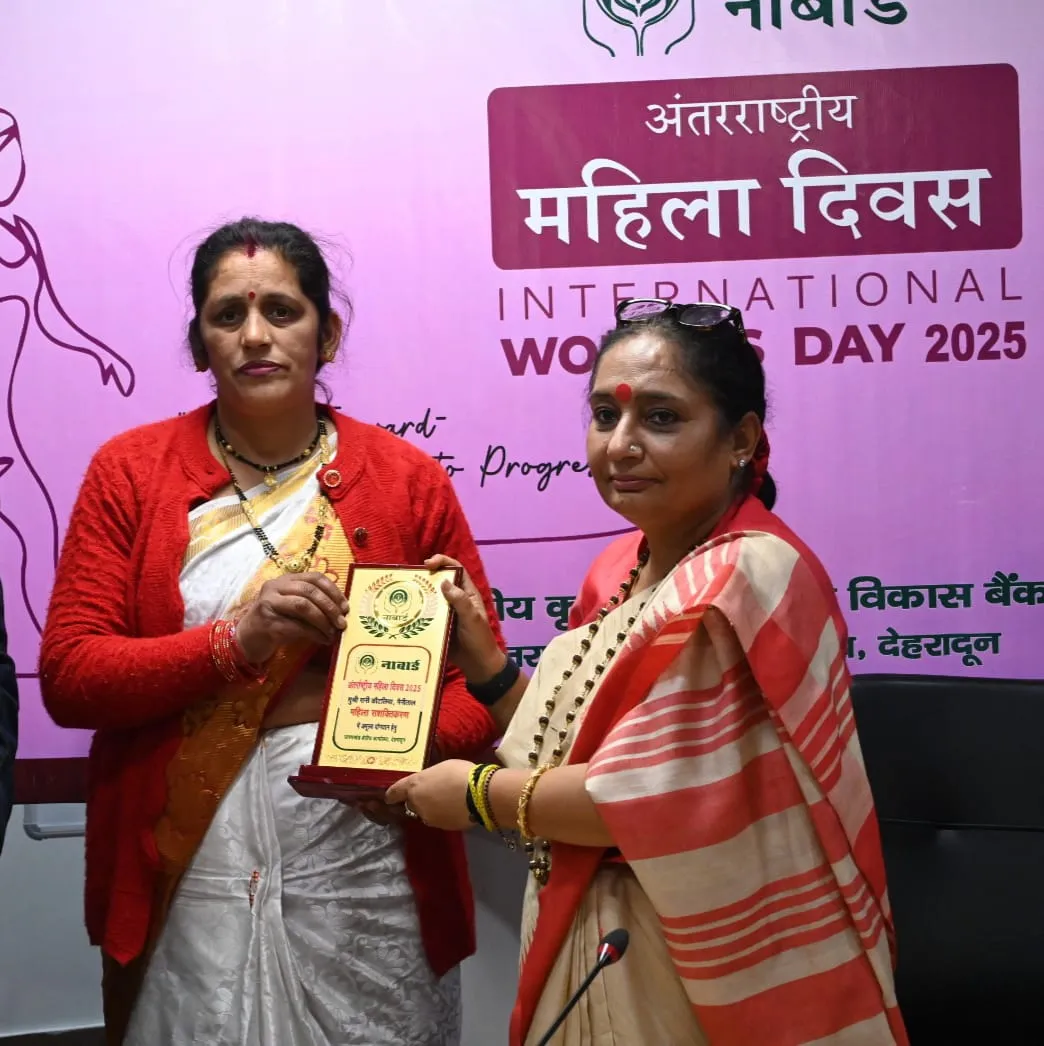 विधानसभा अध्यक्ष ऋतु खंडूरी ने रानी कोटलिया को दिया महिला उत्कृष्ट सम्मान 