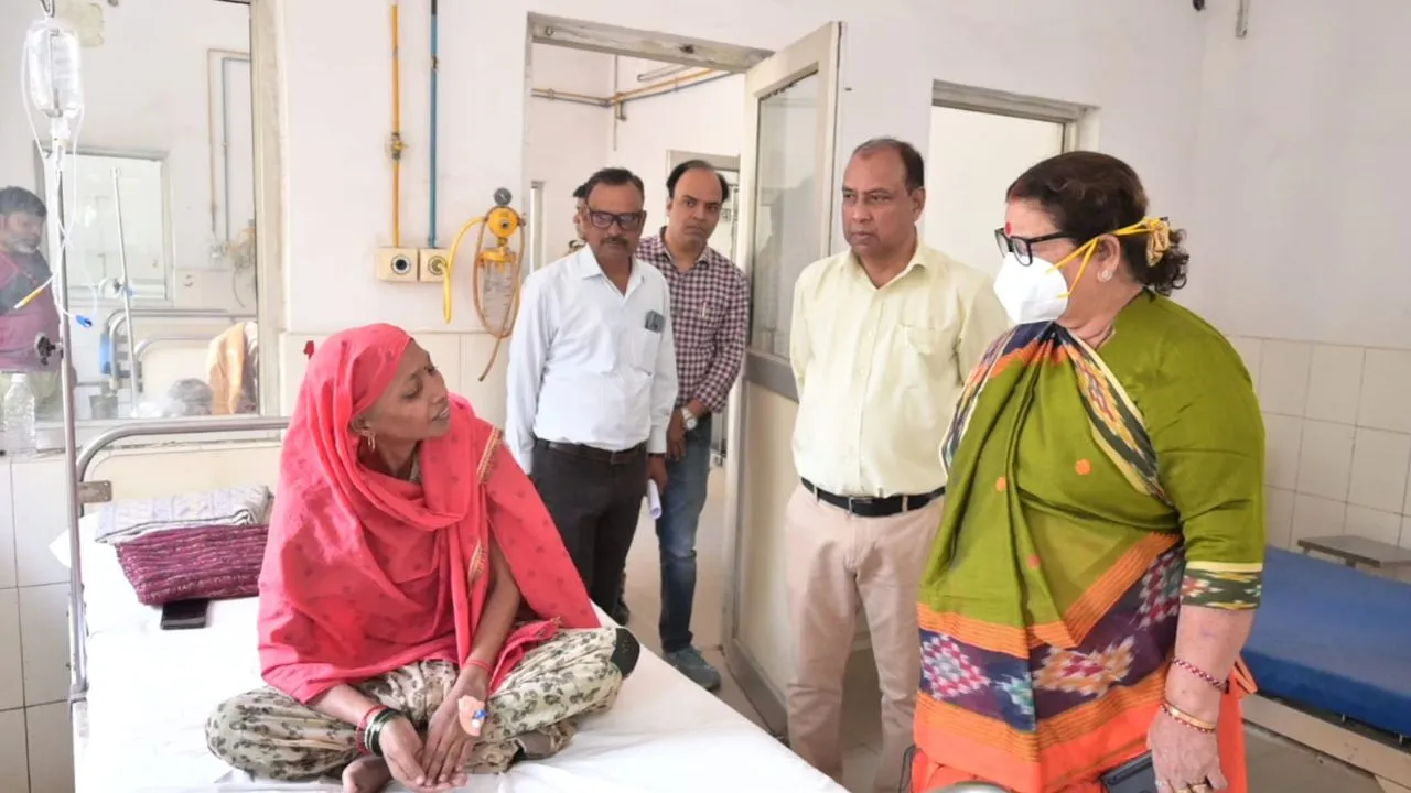 कानपुर में महापौर प्रमिला पांडेय ने जेके कैंसर हॉस्पिटल का किया औचक निरीक्षण; वार्डों में जाकर मरीजों का जाना हाल
