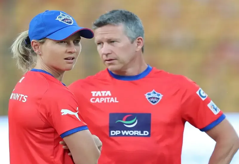 शायद मैच का दबाव नहीं झोल पाए, डब्ल्यूपीएल फाइनल हारने के बाद बोले दिल्ली के मुख्य कोच Jonathan Batty