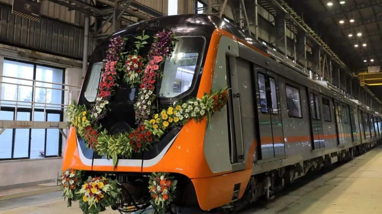 Good News: कानपुरवासियों को जल्द IIT से Central तक मिलेगी Metro की सौगात, अफसरों ने अप और डाउन ट्रैक जांचा...