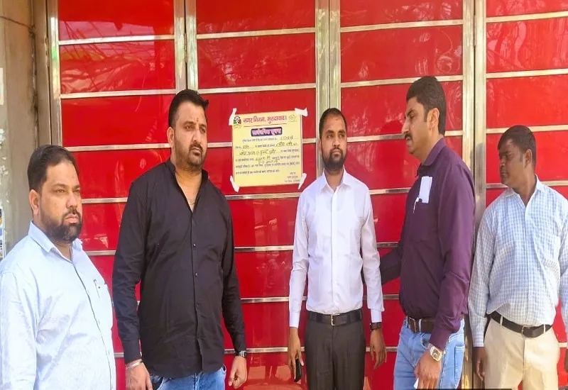 मुरादाबाद : बड़े बकायेदारों के खिलाफ हुई कार्रवाई, 28 प्रतिष्ठान सील, 82 लाख से अधिक की वसूली