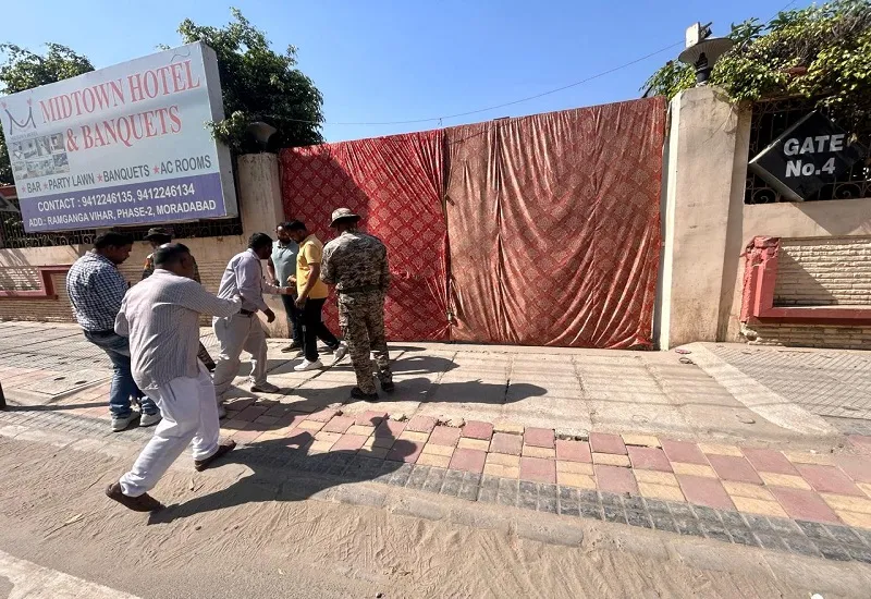 मुरादाबाद : नगर निगम की टीम ने टैक्स बकाए में मिडटाउन क्लब, वेब माल और पीवीआर को किया सील 