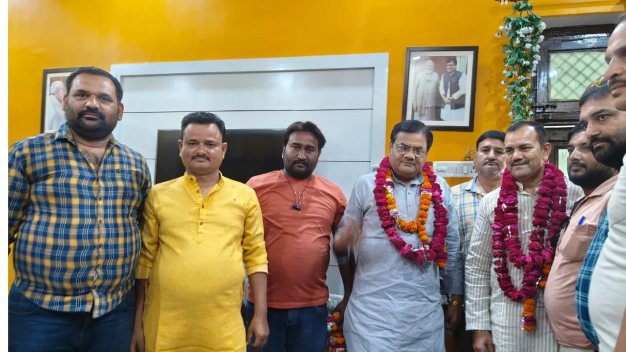  उत्तर प्रदेश उद्योग व्यापार संगठन के प्रदेश मंत्री बने अवधेश भदौरिया; व्यापारियों ने किया जोरदार स्वागत 