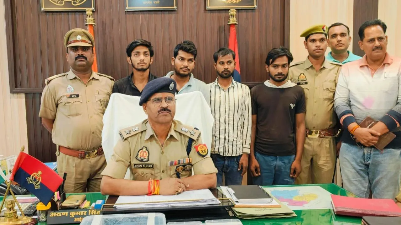 चित्रकूट में सोलर पैनल चोरी के चार आरोपी गिरफ्तार, 24 पैनल बरामद; इन जगहों से चुराने की बात कबूली...