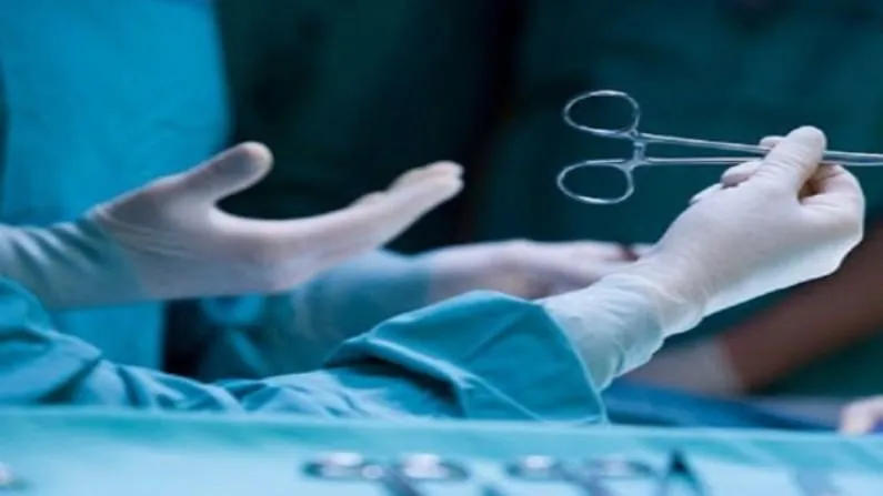 पीलीभीत: नवजात की मौत के मामले ने पकड़ा तूल, पैनल से कराया गया पोस्टमार्टम, जांच के लिए कमेटी गठित