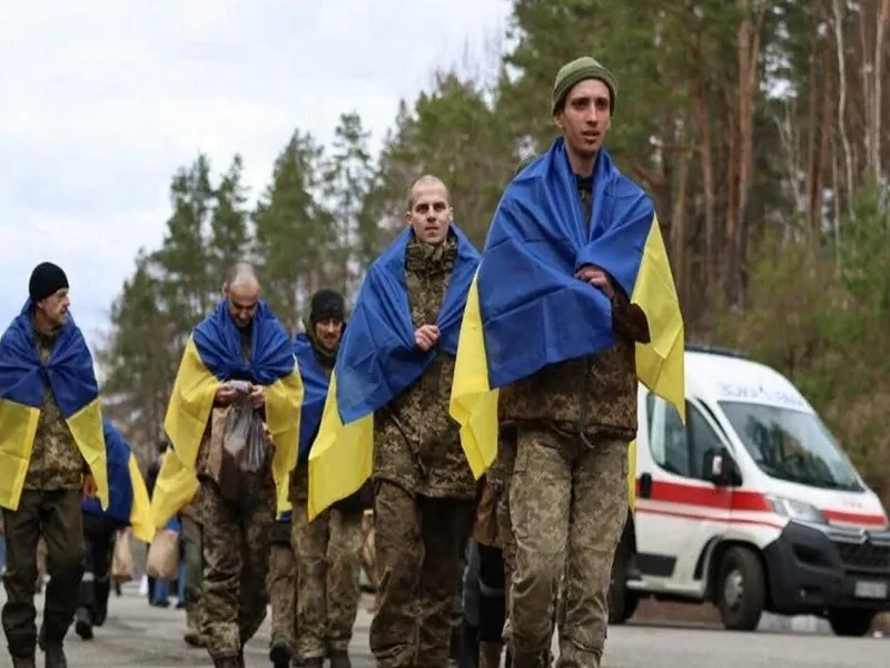 रूस और यूक्रेन ने की सैकड़ों कैदियों की अदला-बदली, शांति की दिशा में एक महत्वपूर्ण कदम