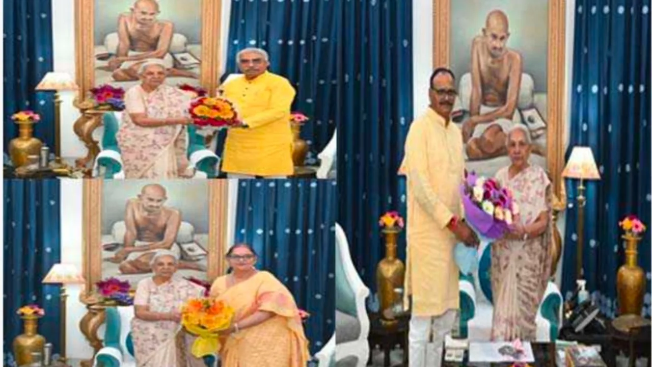 लखनऊ : राजभवन में गूंजे होली के मधुर गीत, बधाइयों का तांता  