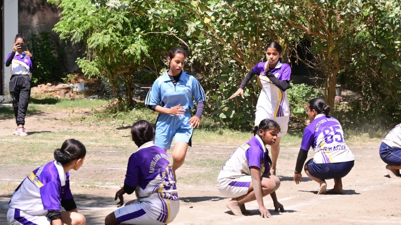 बॉस्केट बाल में बीबीडी, थ्रो बाल में अवध गर्ल्स कॉलेज रहा विजेता