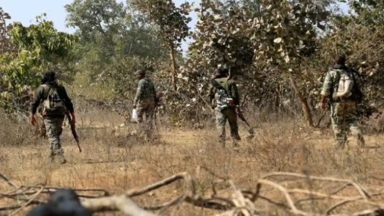 छत्तीसगढ़ः सुकमा में सुरक्षाबलों और नक्सलियों के बीच मुठभेड़ जारी, डीआरजी समेत अन्य फोर्स रवाना