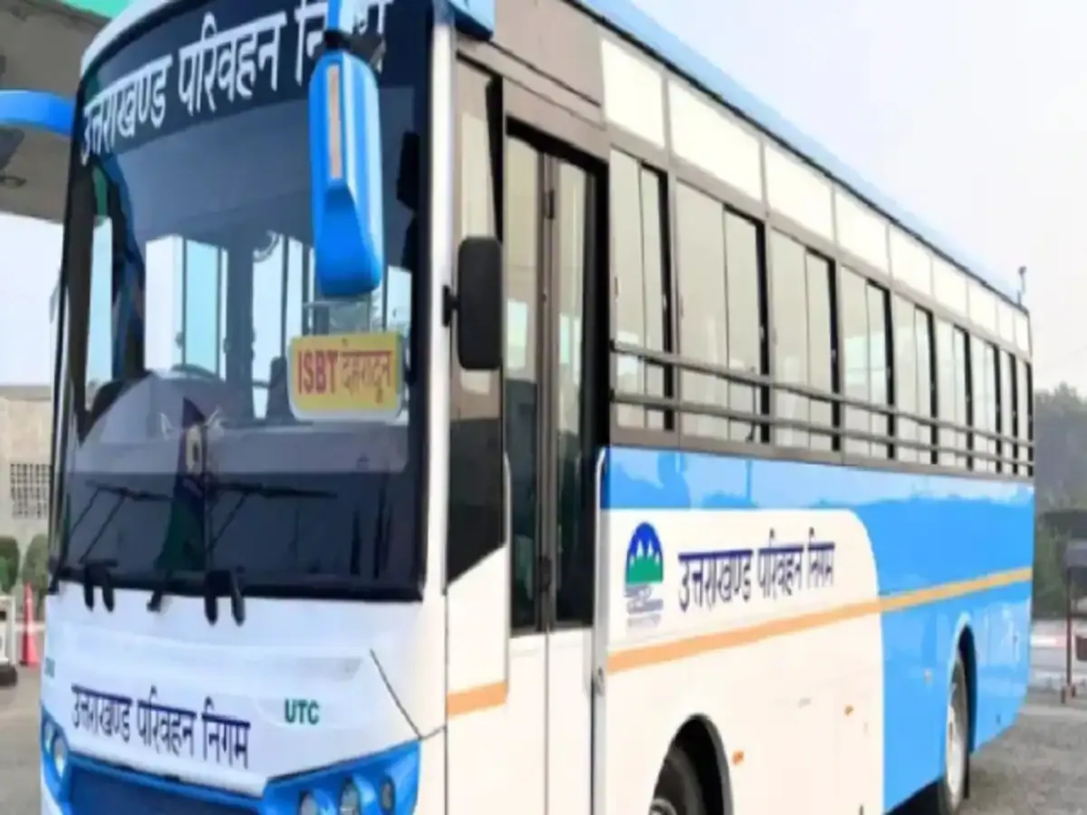 दिल्ली के यात्रियों में  सीट पाने को लेकर मारामारी, भेजनी पड़ी अतिरिक्त बसें    