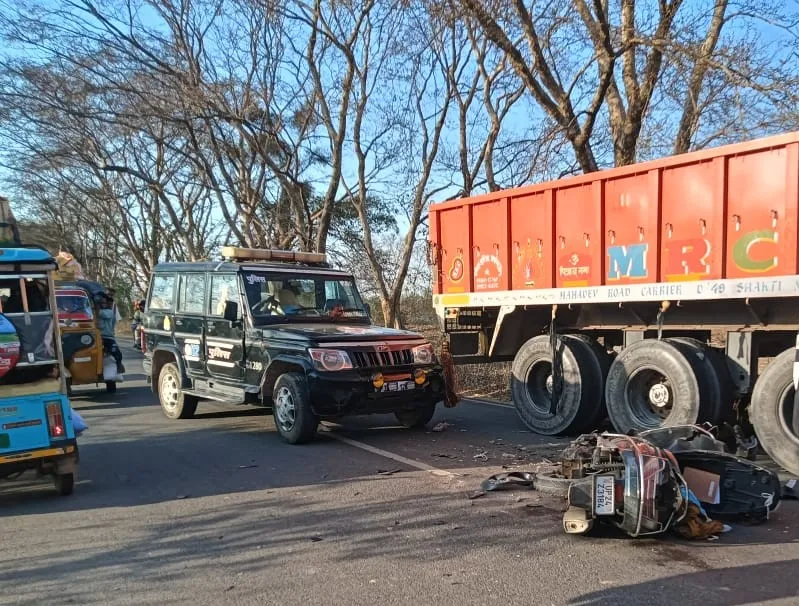 बदायूं: स्कूटी सवार तीन युवतियों को ट्रक ने रौंदा, दो की मौत, एक घायल
