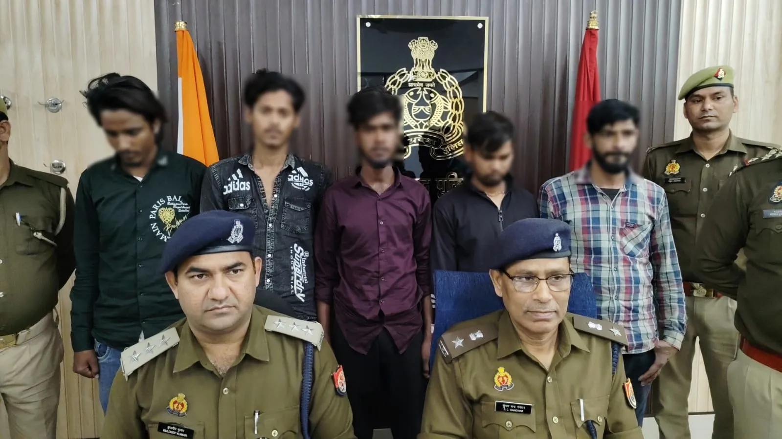 मुरादाबाद: पुलिस ने किया कबाड़ी पिता-पुत्र से लूट का खुलासा, 5 गिरफ्तार