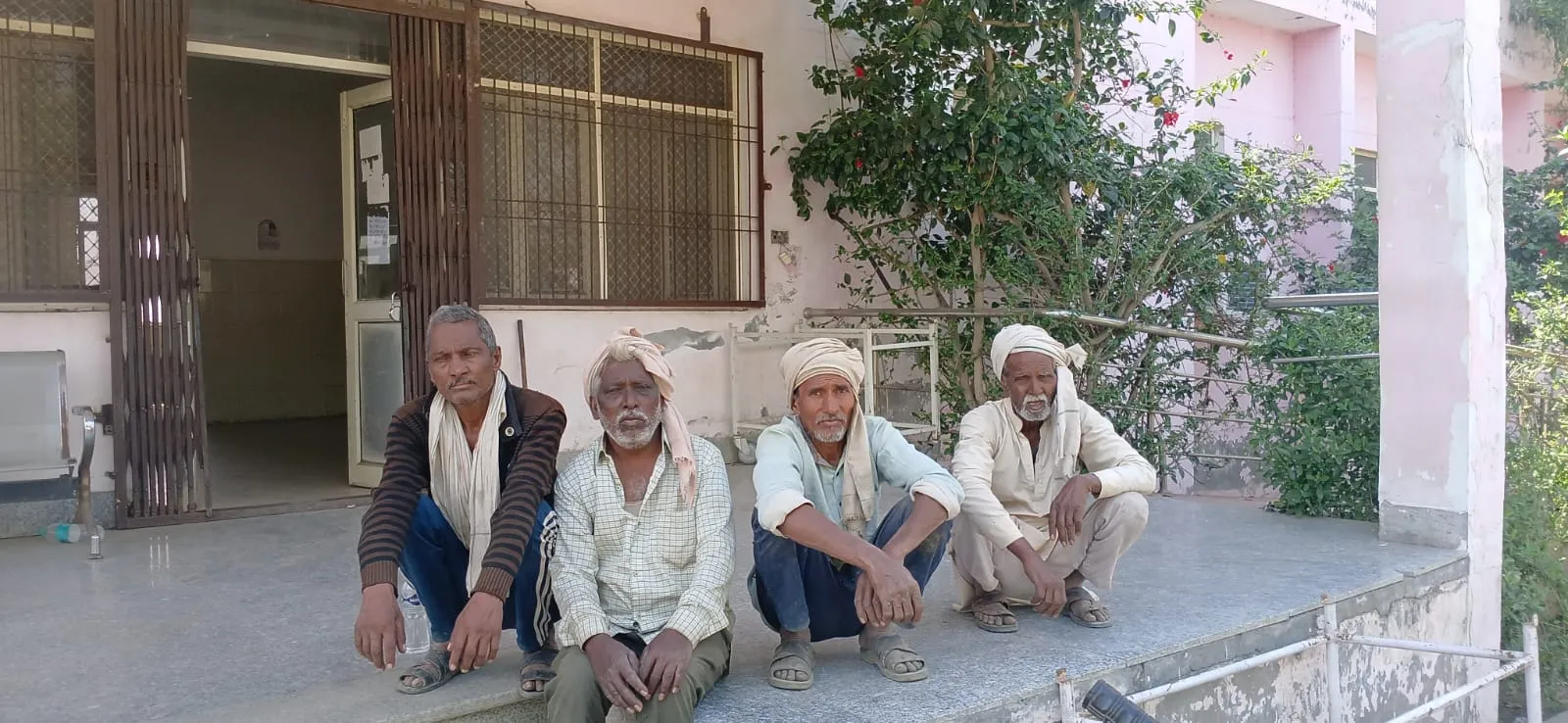 कासगंज: फंदे पर लटका मिला युवक का शव, परिवार में मचा कोहराम