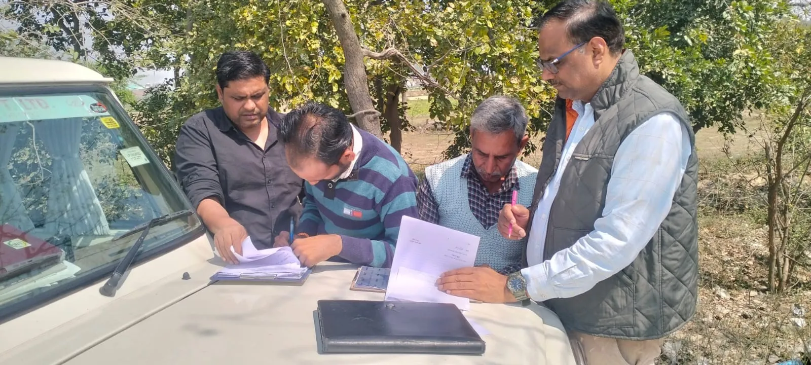 बदायूं: खाद्य विभाग ने पकड़ा पचास हजार कीमत का 336 राइस ब्रान तेल