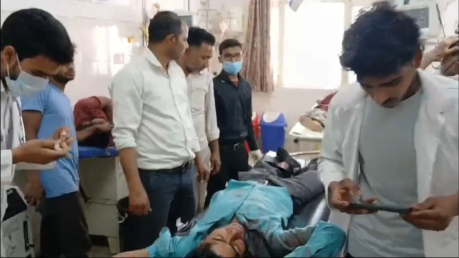 कासगंज: टेंपो और ई-रिक्शा की जोरदार टक्कर, सात लोग घायल