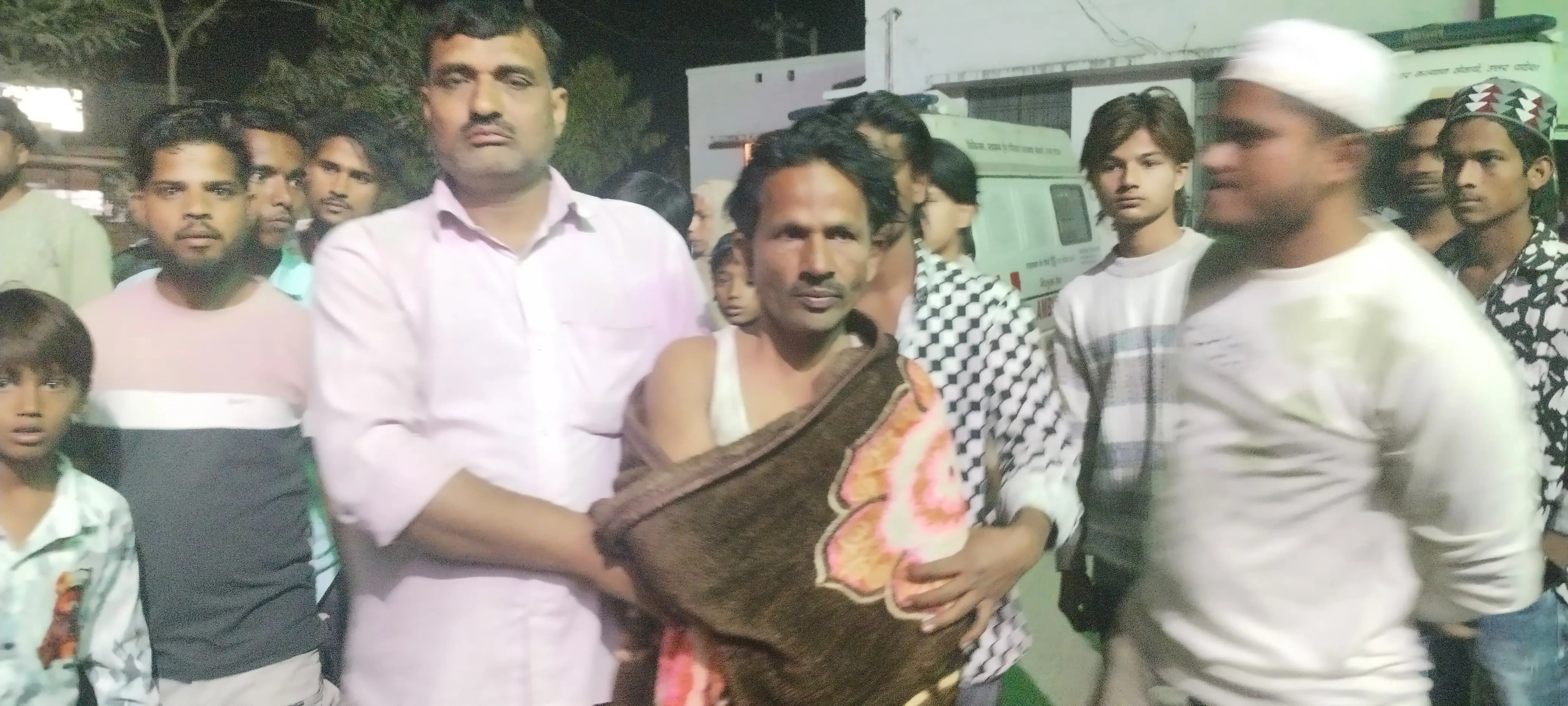 बहराइच: पुलिस पर दबाव बनाने के लिए अध्यक्ष पति ने घाघरा में लगाई थी छलांग, केस दर्ज    