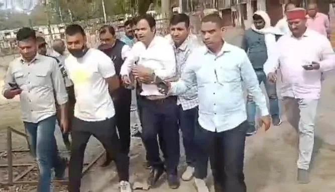 लखीमपुर खीरी: एंटी करप्शन टीम की बड़ी कार्रवाई, अतिरिक्त कार्यक्रम अधिकारी को रिश्वत लेते रंगेहाथ दबोचा